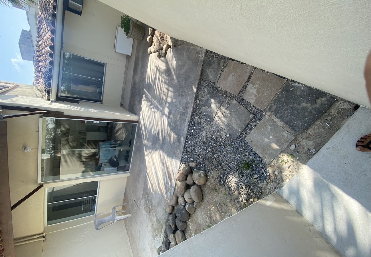 Casa em Niterói - titulo provisorio CHAVINHAS