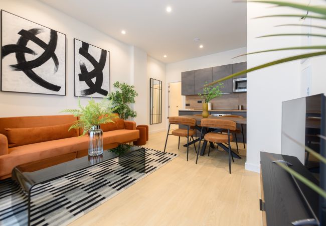Apartamento em Madrid - Tu hogar en la ciudad: piso de 3 habitaciones, 3 baños y todo el confort moderno. Madrid Apartamento em Madrid - Tu hogar en la ciudad: piso de 3 habitaciones, 3 baños y todo el confort moderno. Madrid