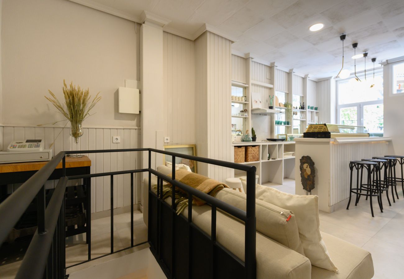 Apartamento em Madrid - Loft creativo con barra y estilo único | cerca M30