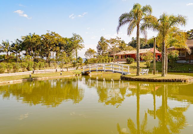 Casa em Anitápolis - Casa de campo c/ lareira, jogos e piscina aquecida