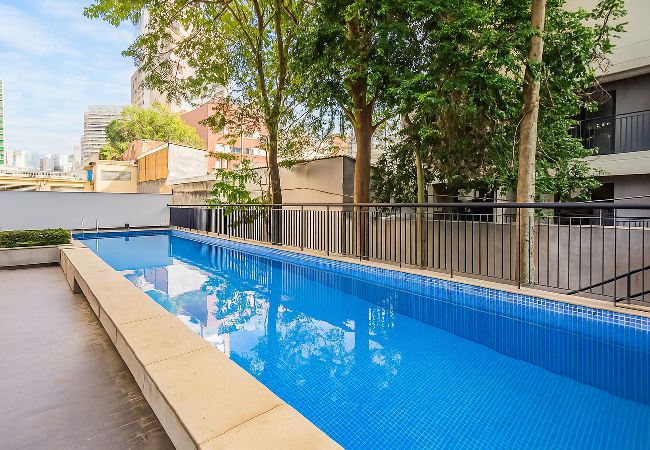 Apartamento em São Paulo - Apto c/ piscina, academia e garagem na Zona Sul Apartamento em São Paulo - Apto c/ piscina, academia e garagem na Zona Sul