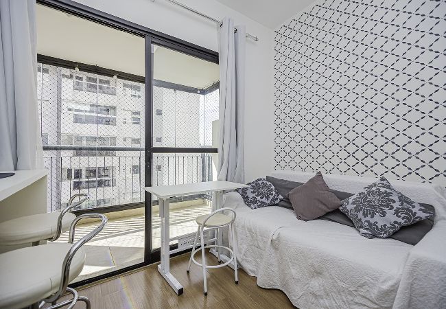 Apartamento em São Paulo - Apto c/ piscina, academia e garagem na Zona Sul Apartamento em São Paulo - Apto c/ piscina, academia e garagem na Zona Sul