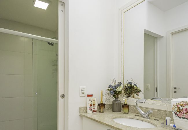 Apartamento em São Paulo - Apto c/ piscina, academia e garagem na Zona Sul Apartamento em São Paulo - Apto c/ piscina, academia e garagem na Zona Sul