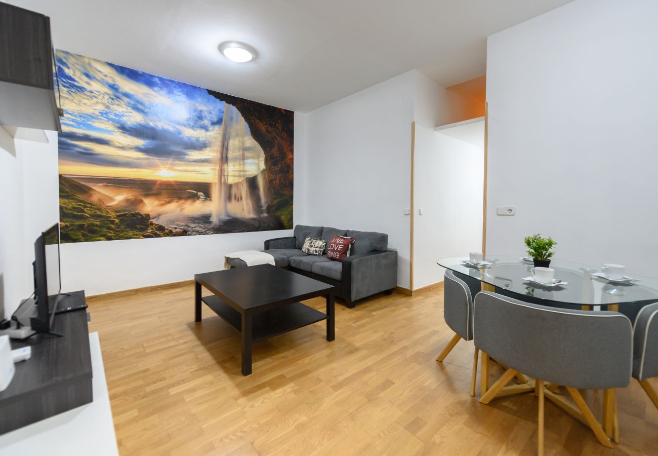 Apartamento em Madrid - Piso de 2 dormitorios en pleno centro de Madrid: ubicación y comodidad.Temporal