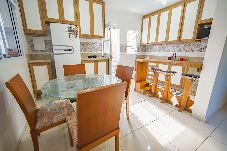 Casa em Itanhaém - Casa Pet-Friendly com Wi-Fi e Churrasqueira 