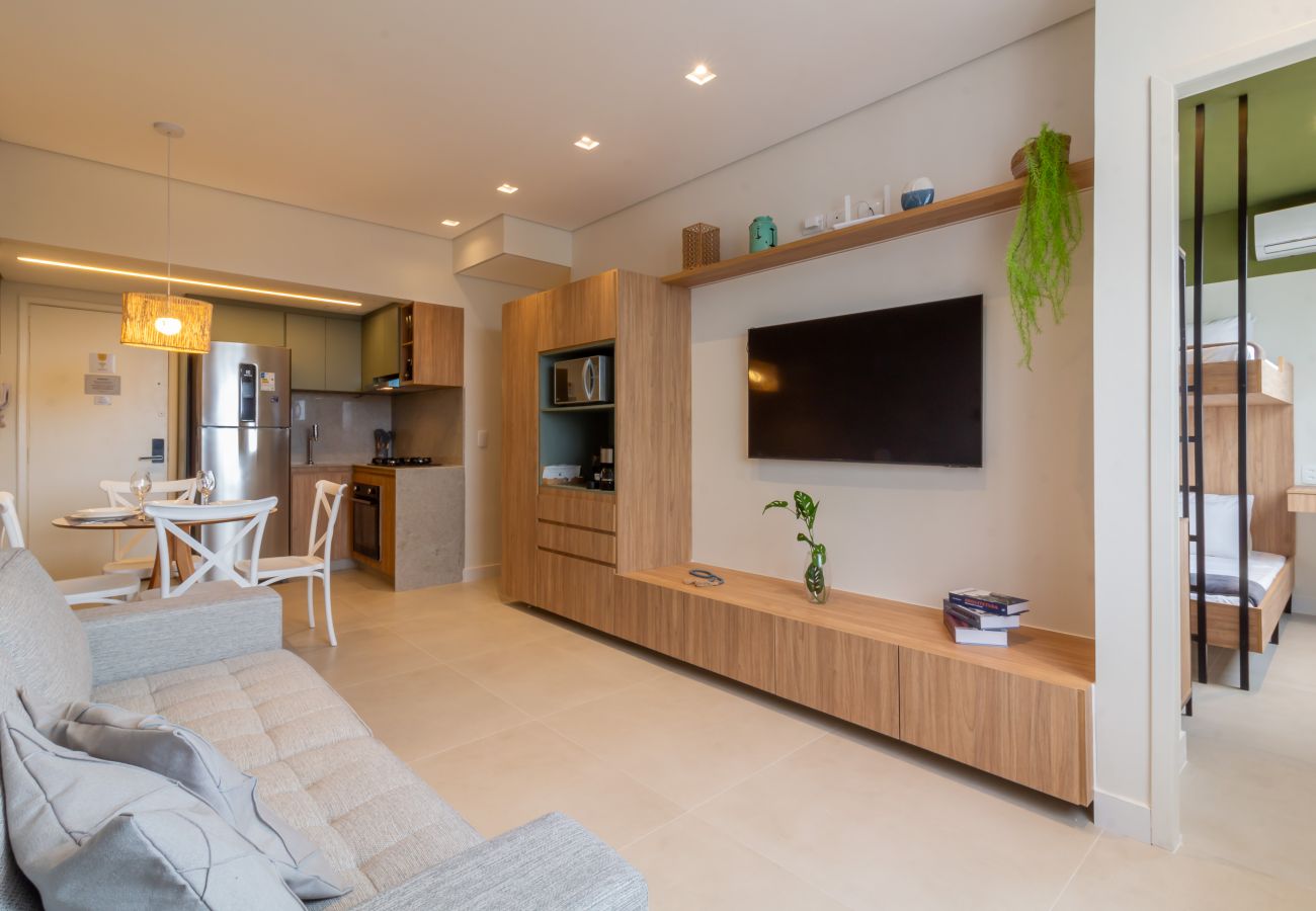 Apartamento em Rio de Janeiro - Poucos Passos da Praia de Copacabana | AB605