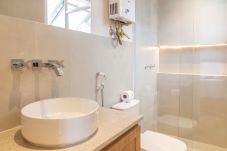 Apartamento em Rio de Janeiro - Poucos Passos da Praia de Copacabana | AB605
