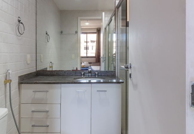 Apartamento em Rio de Janeiro - 12 minutos da praia de Copacabana | PL708  Apartamento em Rio de Janeiro - 12 minutos da praia de Copacabana | PL708