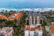 Apartamento em Ubatuba - Cobertura com Churrasq. e piscina a 250m da praia