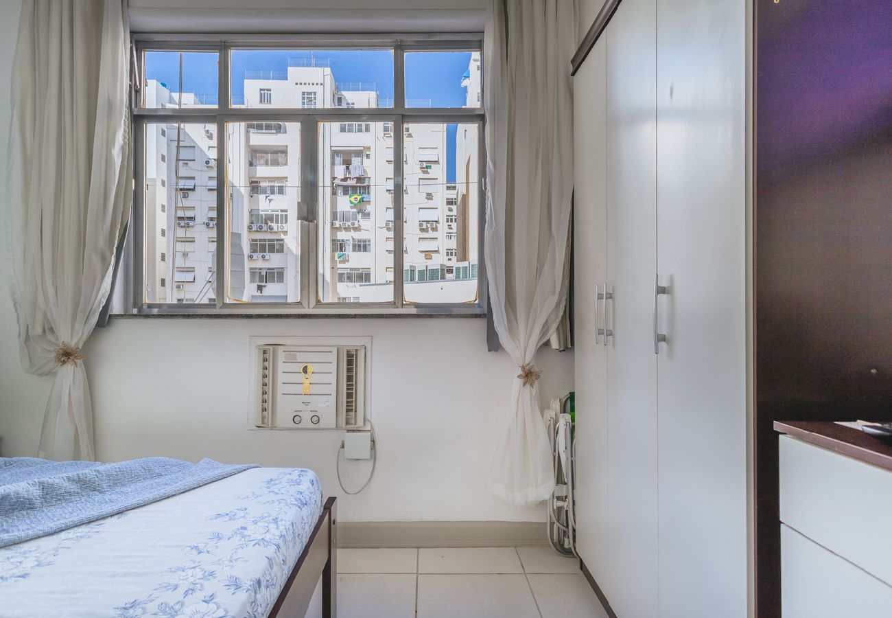 Apartamento em Rio de Janeiro - Studio com Wi-Fi e Ar a 45m da Praia de Copacabana Apartamento em Rio de Janeiro - Studio com Wi-Fi e Ar a 45m da Praia de Copacabana