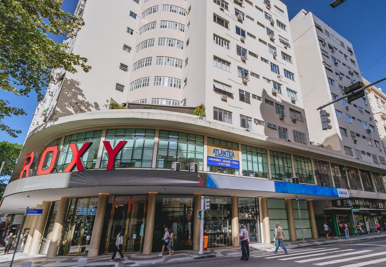 Apartamento em Rio de Janeiro - Studio com Wi-Fi e Ar a 45m da Praia de Copacabana Apartamento em Rio de Janeiro - Studio com Wi-Fi e Ar a 45m da Praia de Copacabana