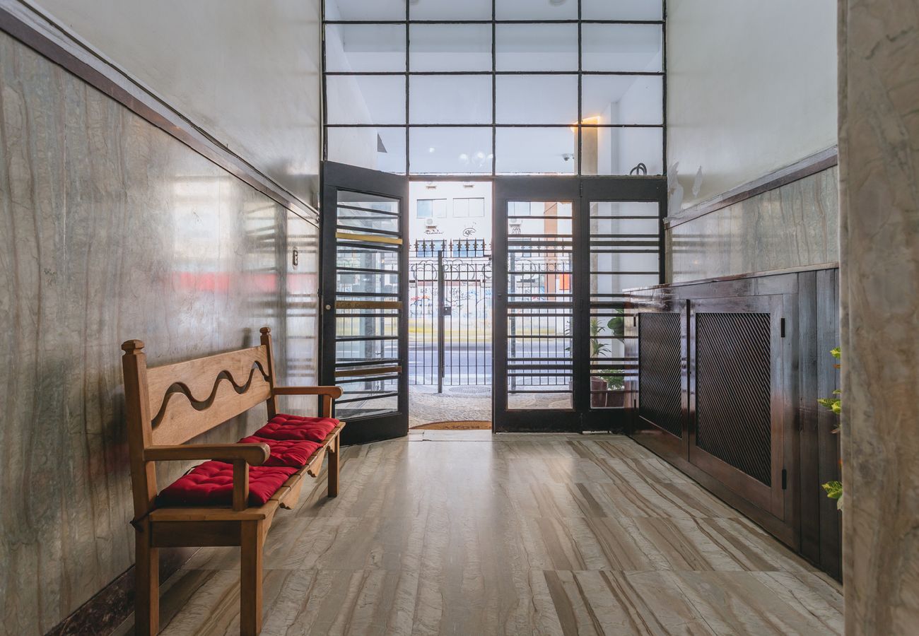 Apartamento em Rio de Janeiro - Studio com Wi-Fi e Ar a 45m da Praia de Copacabana Apartamento em Rio de Janeiro - Studio com Wi-Fi e Ar a 45m da Praia de Copacabana