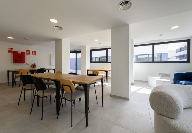 Estúdio em San Sebastián de los Reyes - Estudio con terraza privada y piscina -gimnasio- coworking en Madrid.Temporal  Estúdio em San Sebastián de los Reyes - Estudio con terraza privada y piscina -gimnasio- coworking en Madrid.Temporal