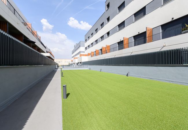 Estúdio em San Sebastián de los Reyes - Estudio con terraza privada y piscina -gimnasio- coworking en Madrid.Temporal  Estúdio em San Sebastián de los Reyes - Estudio con terraza privada y piscina -gimnasio- coworking en Madrid.Temporal