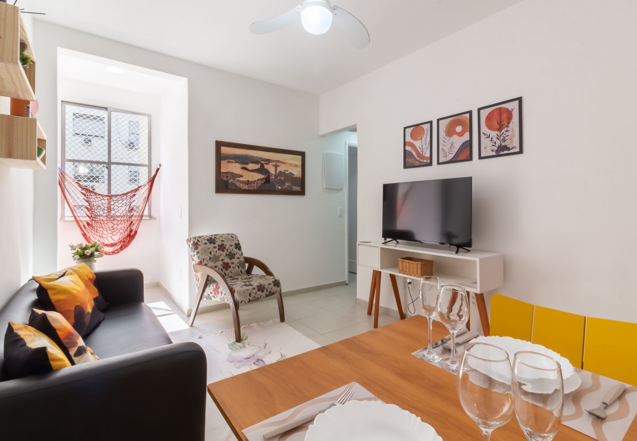 Apartamento em Rio de Janeiro - 14 minutos da Praia de Copacabana | FO801