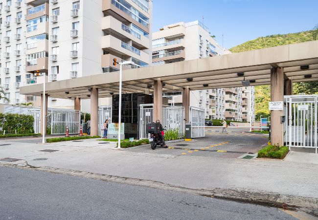 Apartamento em Rio de Janeiro - Apto c/ Piscina e Quadras no Recreio Apartamento em Rio de Janeiro - Apto c/ Piscina e Quadras no Recreio