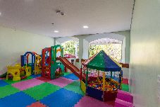 Apartamento em Águas de Lindóia - Cavalinho Branco: Flat para 4 pessoas c/ piscina