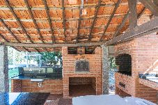 Apartamento em Águas de Lindóia - Cavalinho Branco: Flat para 4 pessoas c/ piscina