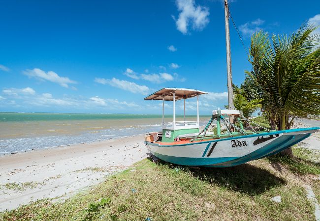 Casa em Cabedelo - Casa c 4 suítes, Piscina, Churrasqueira e Garagem Casa em Cabedelo - Casa c 4 suítes, Piscina, Churrasqueira e Garagem
