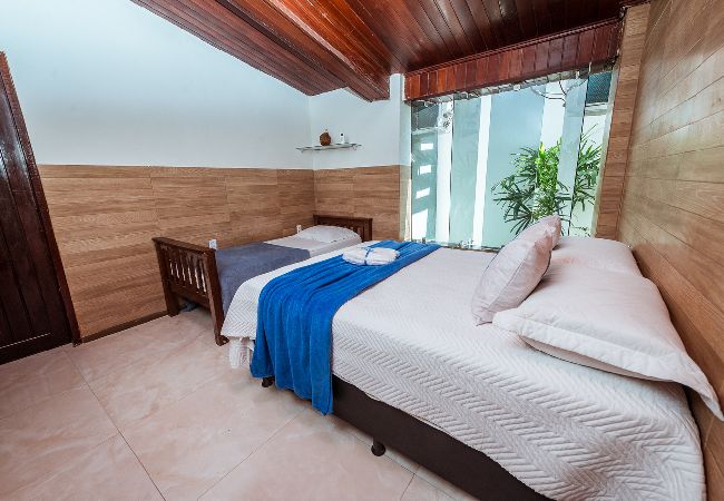 Casa em Cabedelo - Casa c 4 suítes, Piscina, Churrasqueira e Garagem Casa em Cabedelo - Casa c 4 suítes, Piscina, Churrasqueira e Garagem