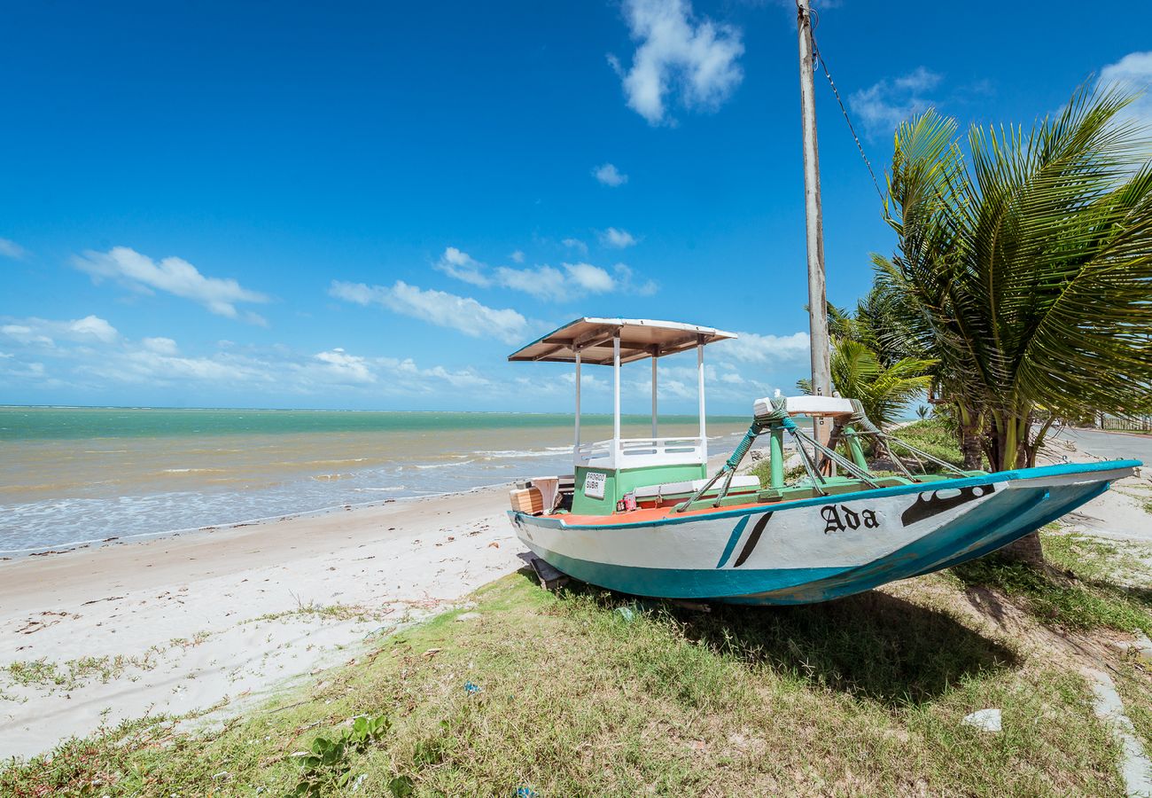 Casa em Cabedelo - Casa c 4 suítes, Piscina, Churrasqueira e Garagem Casa em Cabedelo - Casa c 4 suítes, Piscina, Churrasqueira e Garagem