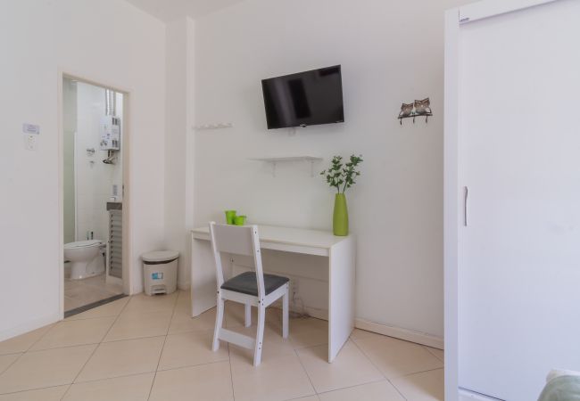 Apartamento em Rio de Janeiro - 6 minutos da praia de Copacabana | NSC904B Apartamento em Rio de Janeiro - 6 minutos da praia de Copacabana | NSC904B