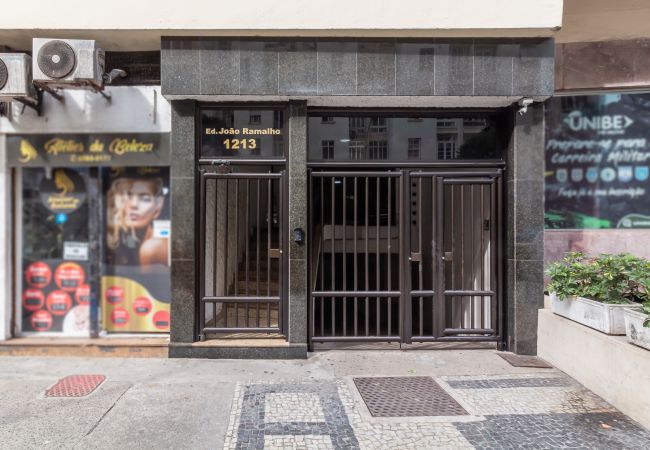 Apartamento em Rio de Janeiro - 6 minutos da praia de Copacabana | NSC904B Apartamento em Rio de Janeiro - 6 minutos da praia de Copacabana | NSC904B