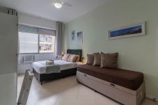 Apartamento em Rio de Janeiro - 6 minutos da praia de Copacabana | NSC904B