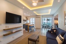 Apartamento em Rio de Janeiro - Encantador na Barra a 1min da praia | LC201B