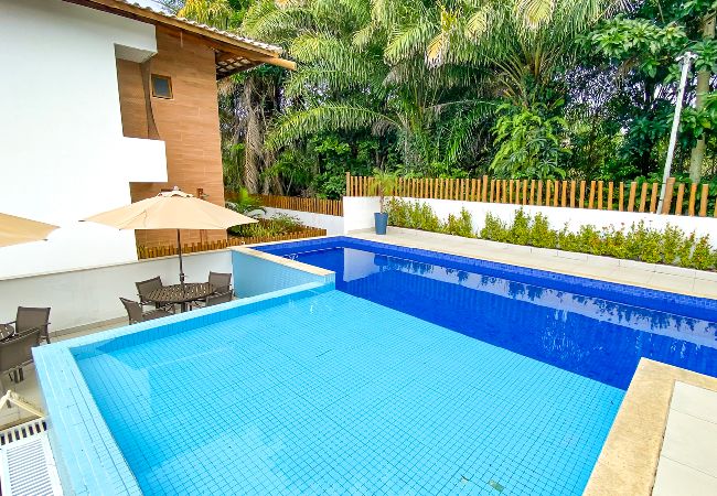 Apartamento em Mata de São João - Apto c churrasqueira, piscina e ducha privativa Apartamento em Mata de São João - Apto c churrasqueira, piscina e ducha privativa