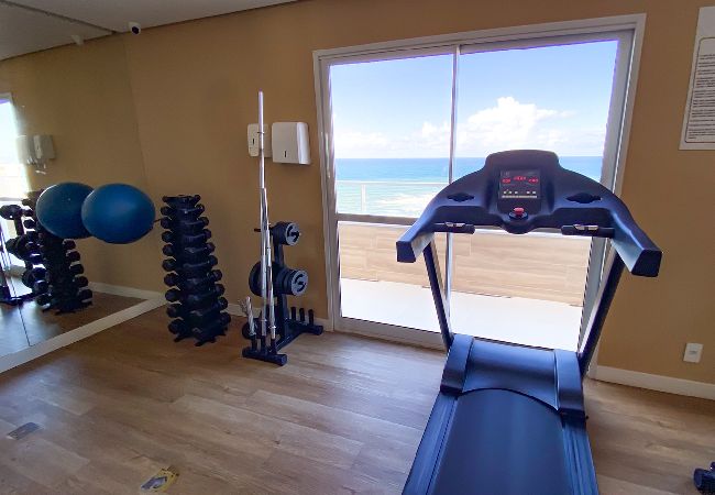 Apartamento em Salvador - Flat Beira-Mar com Varanda, Piscina e Academia Apartamento em Salvador - Flat Beira-Mar com Varanda, Piscina e Academia