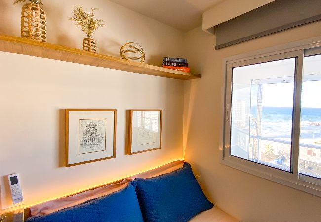 Apartamento em Salvador - Flat Beira-Mar com Varanda, Piscina e Academia Apartamento em Salvador - Flat Beira-Mar com Varanda, Piscina e Academia