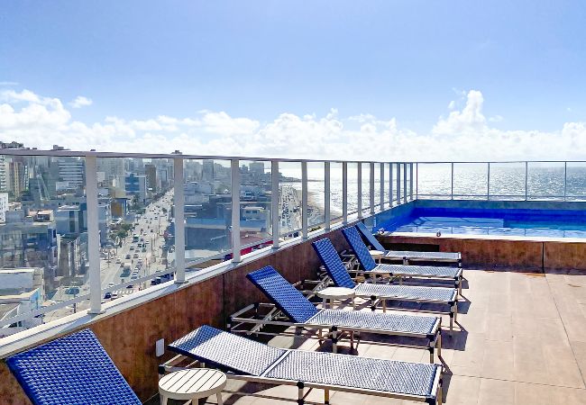 Apartamento em Salvador - Flat Beira-Mar com Varanda, Piscina e Academia Apartamento em Salvador - Flat Beira-Mar com Varanda, Piscina e Academia