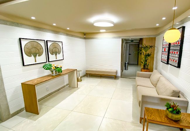 Apartamento em Salvador - Flat Beira-Mar com Varanda, Piscina e Academia Apartamento em Salvador - Flat Beira-Mar com Varanda, Piscina e Academia