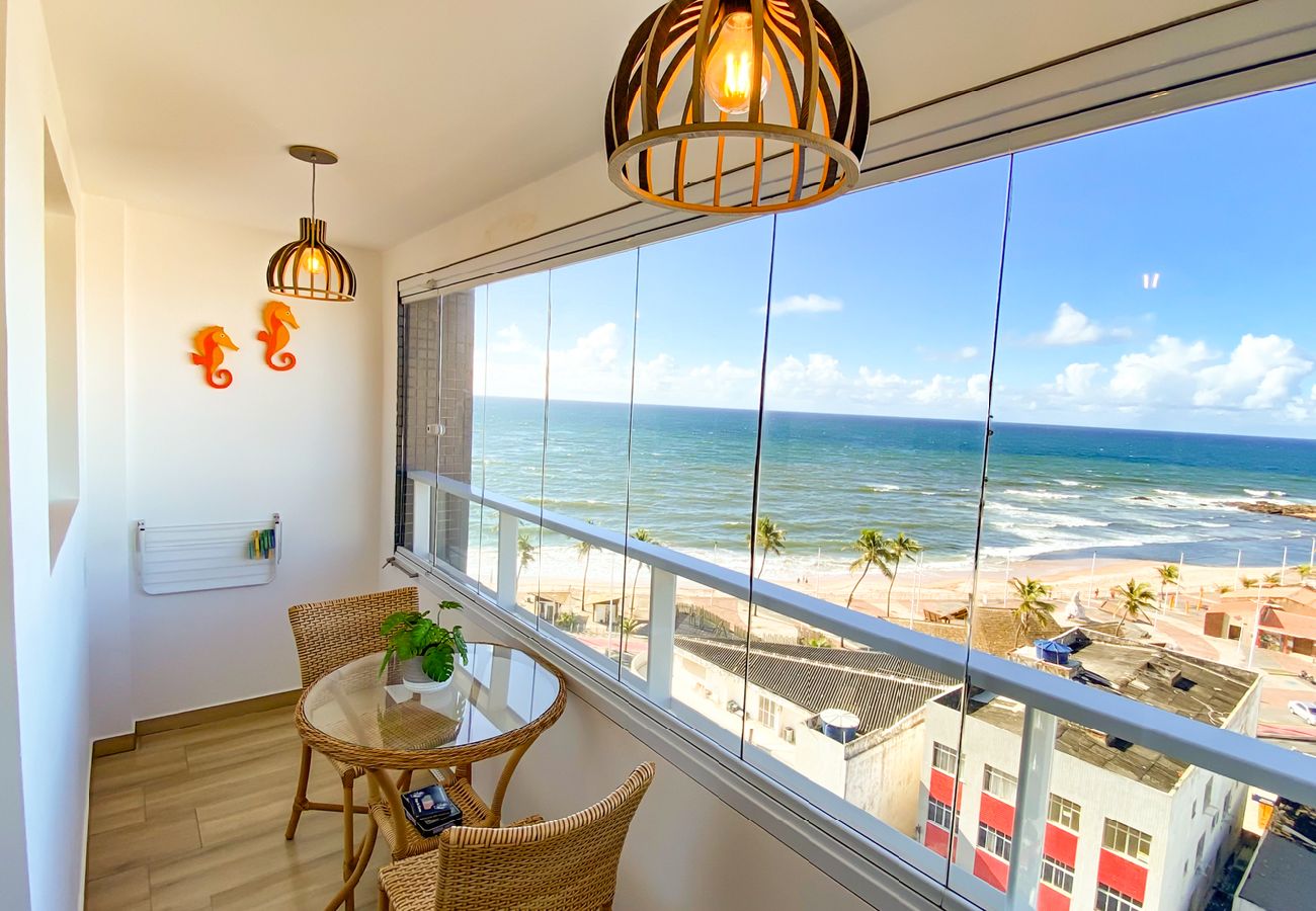 Apartamento em Salvador - Flat Beira-Mar com Varanda, Piscina e Academia Apartamento em Salvador - Flat Beira-Mar com Varanda, Piscina e Academia