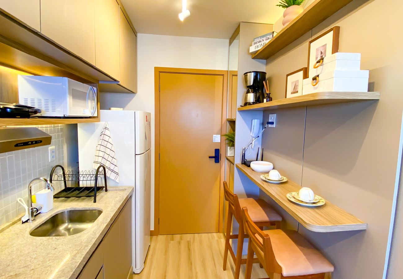 Apartamento em Salvador - Flat Beira-Mar com Varanda, Piscina e Academia Apartamento em Salvador - Flat Beira-Mar com Varanda, Piscina e Academia