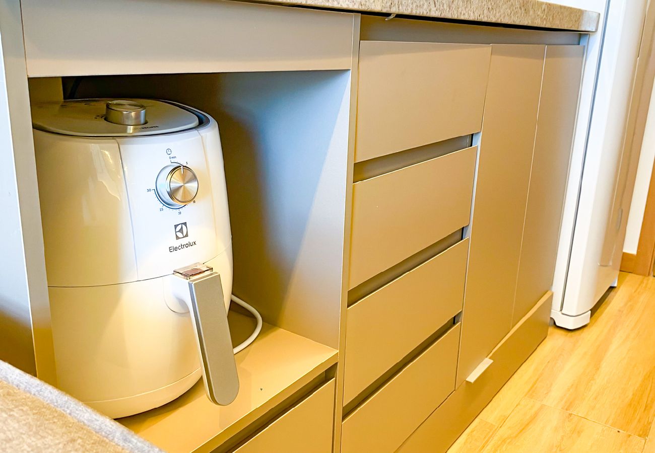 Apartamento em Salvador - Flat Beira-Mar com Varanda, Piscina e Academia Apartamento em Salvador - Flat Beira-Mar com Varanda, Piscina e Academia