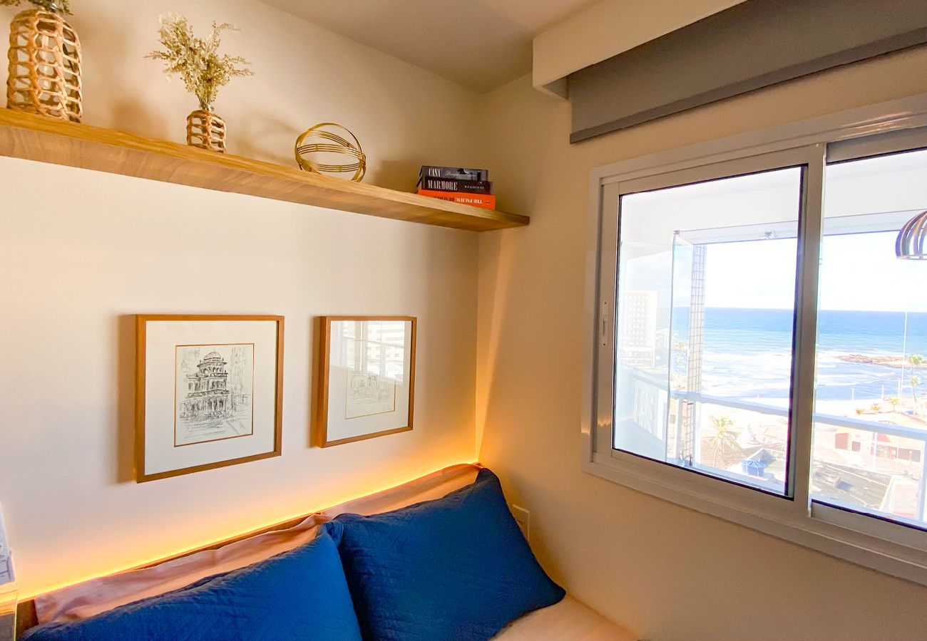 Apartamento em Salvador - Flat Beira-Mar com Varanda, Piscina e Academia Apartamento em Salvador - Flat Beira-Mar com Varanda, Piscina e Academia