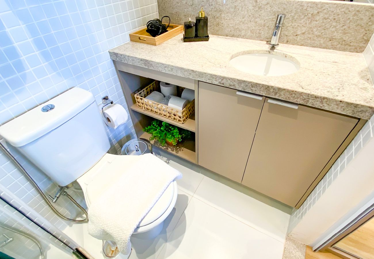 Apartamento em Salvador - Flat Beira-Mar com Varanda, Piscina e Academia Apartamento em Salvador - Flat Beira-Mar com Varanda, Piscina e Academia