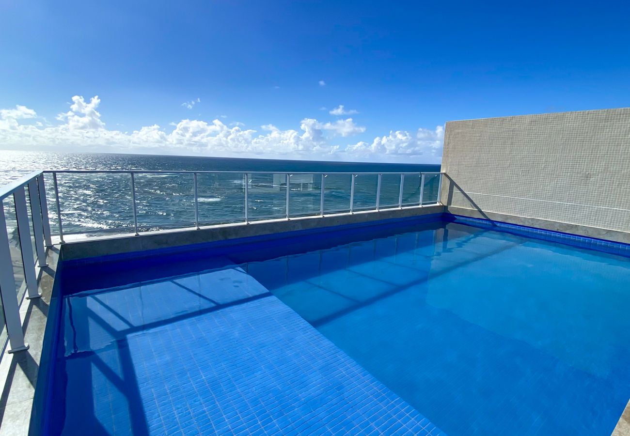 Apartamento em Salvador - Flat Beira-Mar com Varanda, Piscina e Academia Apartamento em Salvador - Flat Beira-Mar com Varanda, Piscina e Academia