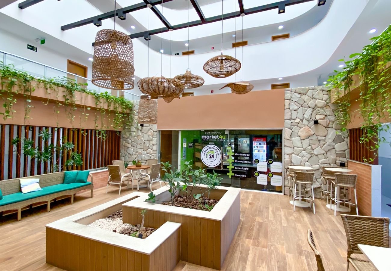 Apartamento em Salvador - Flat Beira-Mar com Varanda, Piscina e Academia Apartamento em Salvador - Flat Beira-Mar com Varanda, Piscina e Academia