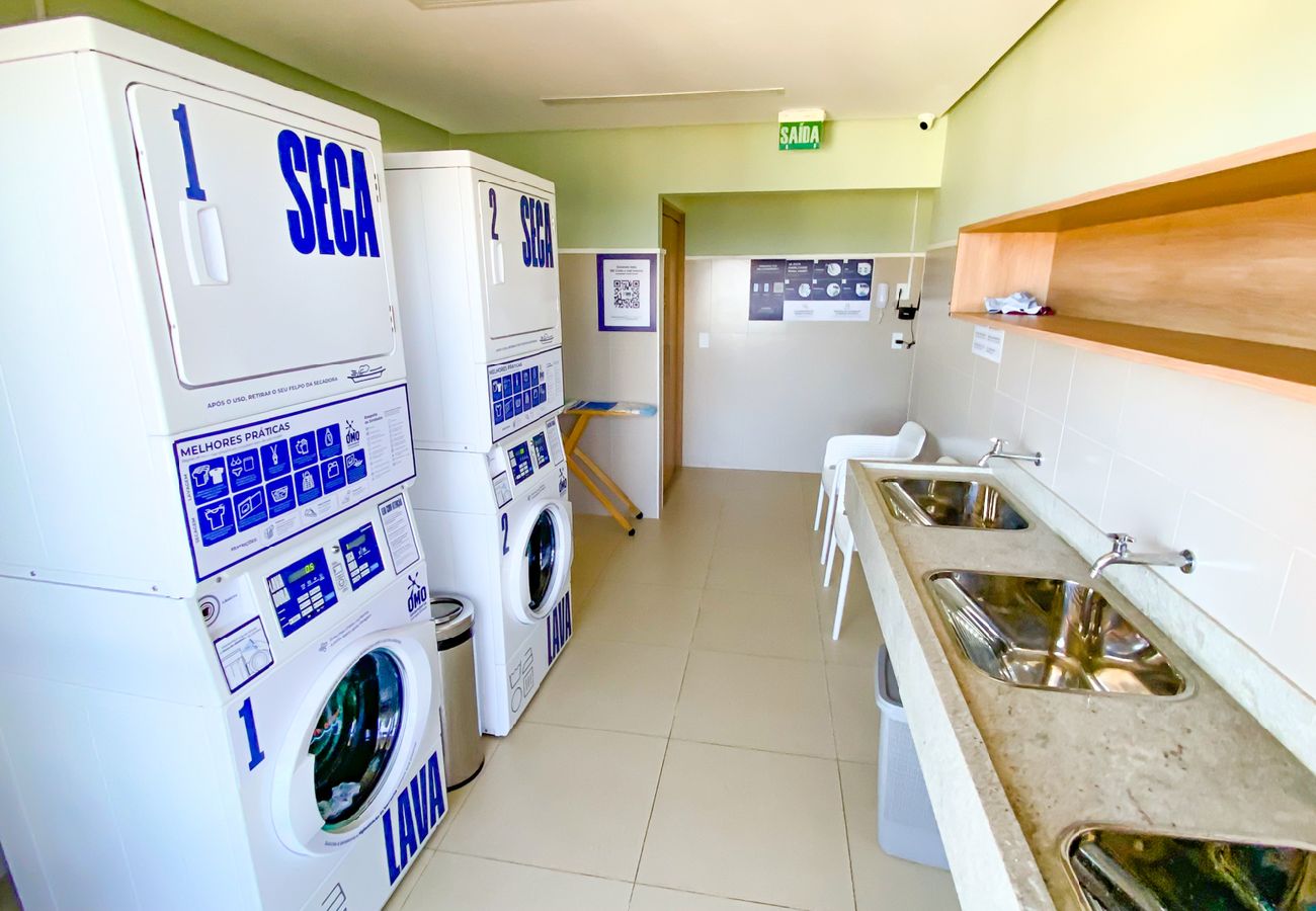 Apartamento em Salvador - Flat Beira-Mar com Varanda, Piscina e Academia Apartamento em Salvador - Flat Beira-Mar com Varanda, Piscina e Academia