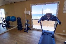 Apartamento em Salvador - Flat Beira-Mar com Varanda, Piscina e Academia