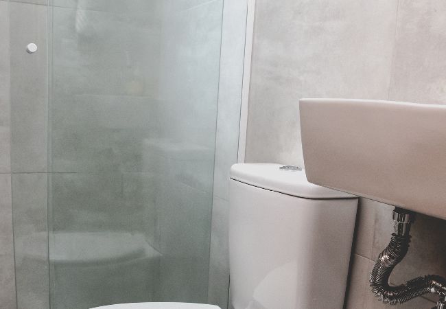 Apartamento em Itajubá - Ótima kitnet prox à UNIFEI com Wi-Fi e Smart TV Apartamento em Itajubá - Ótima kitnet prox à UNIFEI com Wi-Fi e Smart TV