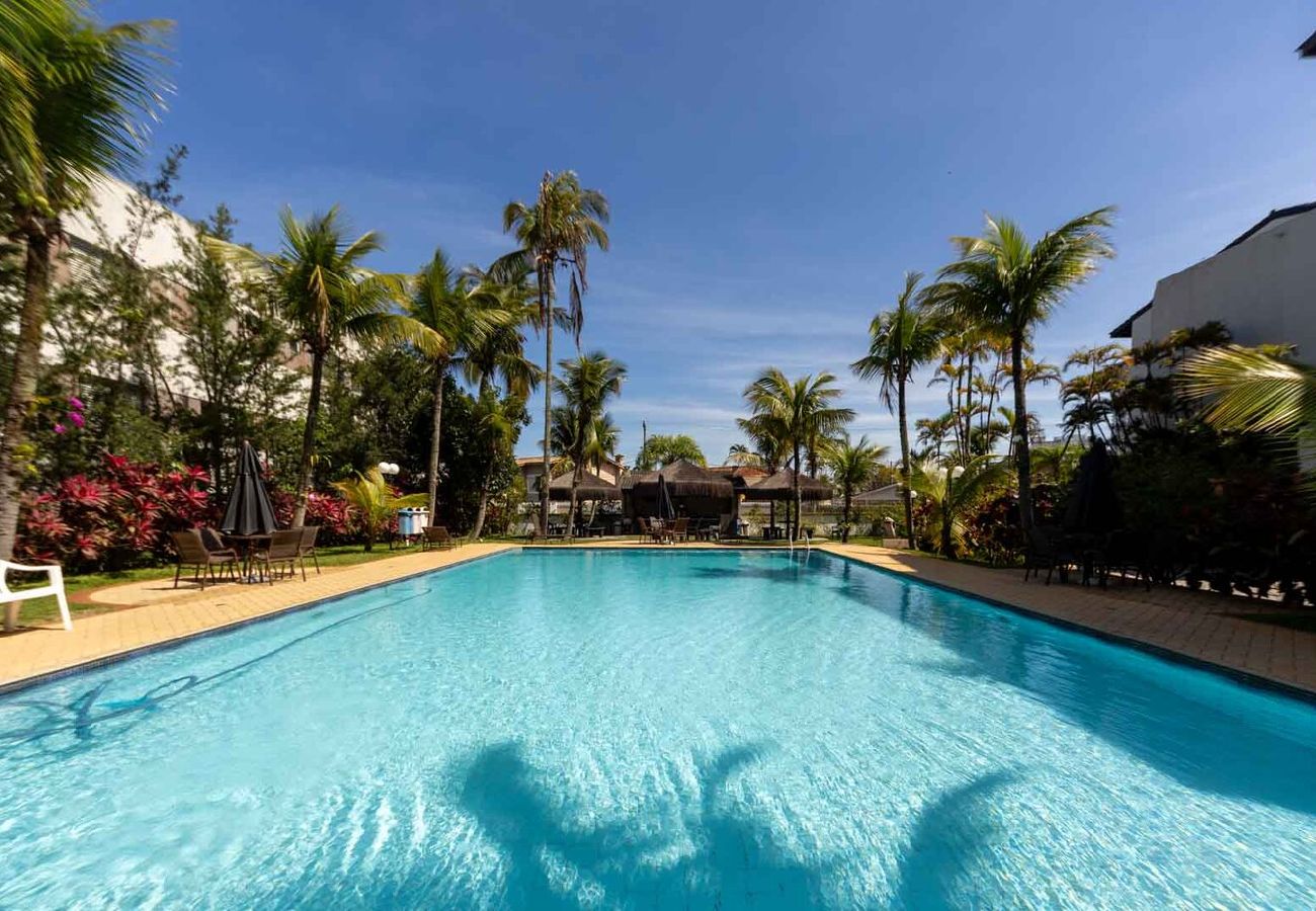 Apartamento em Guarujá - Duplex c/ Varanda, Piscina e Garagem na Enseada