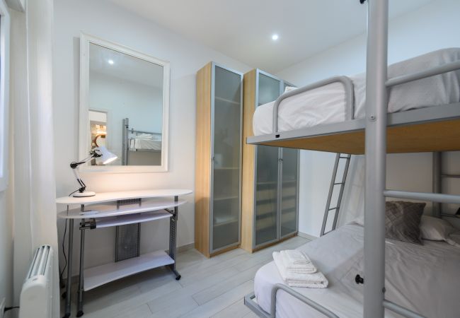 Apartamento em Madrid - Acogedor Piso con Terraza y Espacios para Teletrabajo en Madrid  Apartamento em Madrid - Acogedor Piso con Terraza y Espacios para Teletrabajo en Madrid