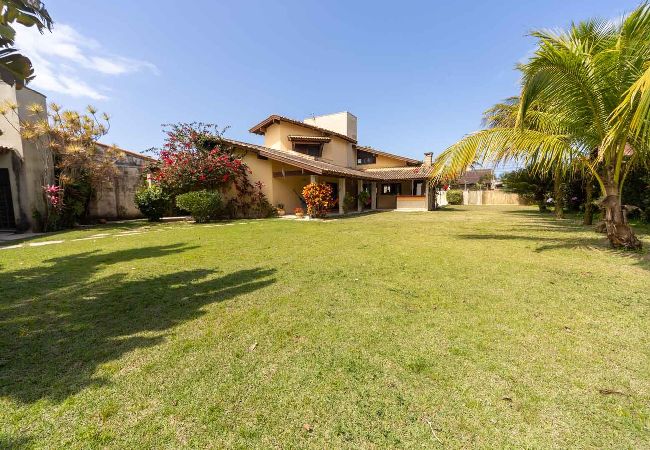 Casa em Itanhaém - Casa com Área Gourmet e Quintal a 200 m da Praia