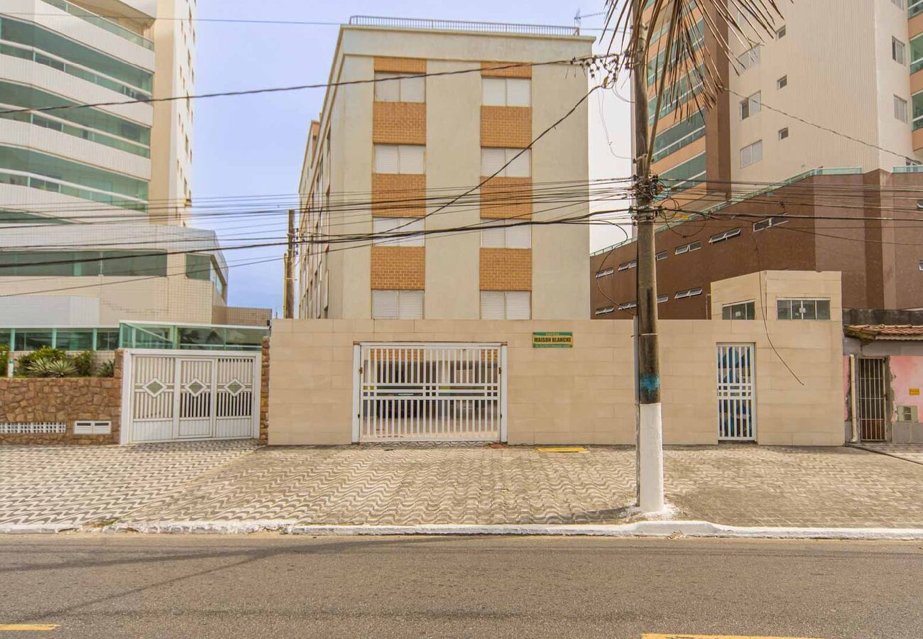 Apartamento em Praia Grande - Apto Beira-mar c/ Vista Lateral e Garagem Apartamento em Praia Grande - Apto Beira-mar c/ Vista Lateral e Garagem