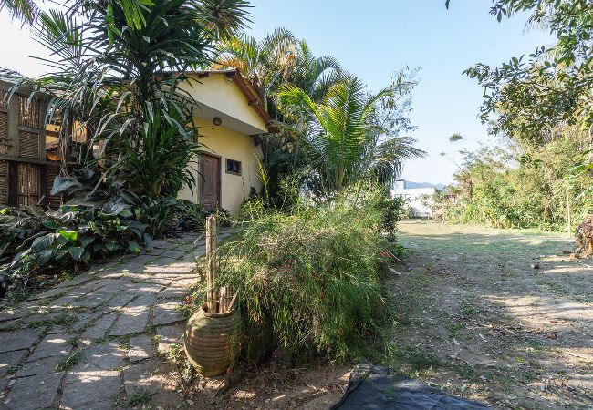 Casa em Rio de Janeiro - Casa de Campo c Lareira Externa, Rede e Lago Casa em Rio de Janeiro - Casa de Campo c Lareira Externa, Rede e Lago