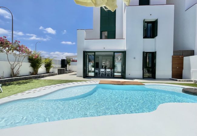 Apartamento em Guía de Isora - Lujoso Apartamento en Guía de Isora con piscina y barbacoa Apartamento em Guía de Isora - Lujoso Apartamento en Guía de Isora con piscina y barbacoa
